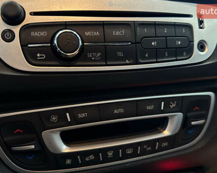 Сірий Рено Сценік, об'ємом двигуна 1.6 л та пробігом 231 тис. км за 8700 $, фото 14 на Automoto.ua