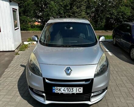 Рено Сценик 2012 в Ровно на Automoto.ua Серый Рено Сценик, объемом двигателя 1.6 л и пробегом 290 тыс. км за 6500 $, фото 1 на Automoto.ua