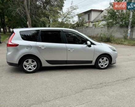 Серый Рено Сценик, объемом двигателя 1.46 л и пробегом 230 тыс. км за 6950 $, фото 3 на Automoto.ua