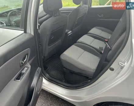 Рено Сценік 2012 у Красилове на Automoto.ua Сірий Рено Сценік, об'ємом двигуна 1.46 л та пробігом 202 тис. км за 7900 $, фото 11 на Automoto.ua