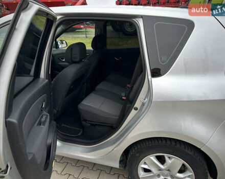 Сірий Рено Сценік, об'ємом двигуна 1.5 л та пробігом 292 тис. км за 7700 $, фото 49 на Automoto.ua