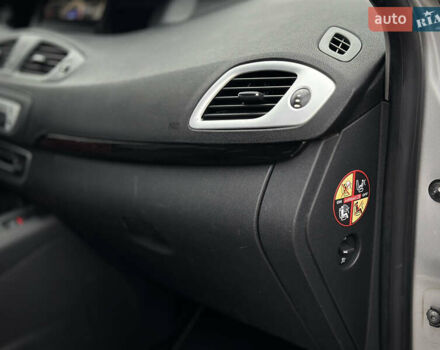 Сірий Рено Сценік, об'ємом двигуна 1.5 л та пробігом 292 тис. км за 7700 $, фото 63 на Automoto.ua