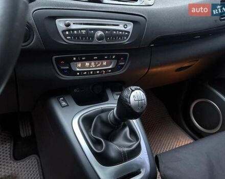 Сірий Рено Сценік, об'ємом двигуна 1.4 л та пробігом 196 тис. км за 8000 $, фото 26 на Automoto.ua