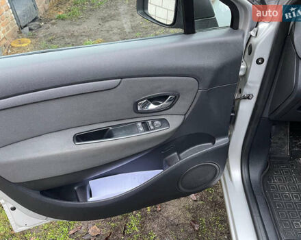 Серый Рено Сценик, объемом двигателя 1.5 л и пробегом 237 тыс. км за 7500 $, фото 14 на Automoto.ua