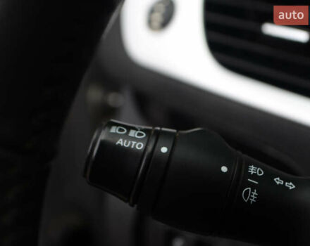 Рено Сценик 2012 в Киеве на Automoto.ua Серый Рено Сценик, объемом двигателя 1.46 л и пробегом 259 тыс. км за 7990 $, фото 25 на Automoto.ua