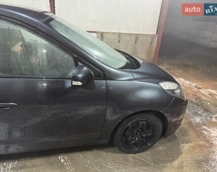 Серый Рено Сценик, объемом двигателя 1.46 л и пробегом 250 тыс. км за 7200 $, фото 1 на Automoto.ua