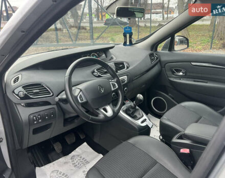 Сірий Рено Сценік, об'ємом двигуна 1.5 л та пробігом 230 тис. км за 8950 $, фото 3 на Automoto.ua