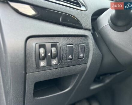 Серый Рено Сценик, объемом двигателя 1.5 л и пробегом 178 тыс. км за 10200 $, фото 29 на Automoto.ua