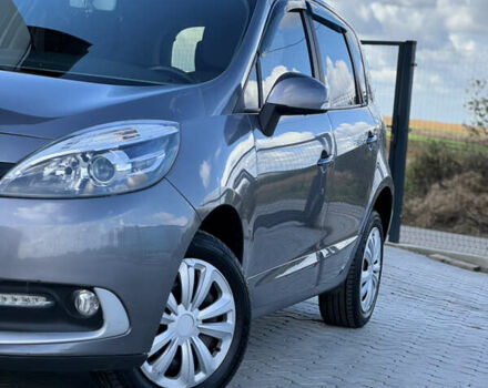 Серый Рено Сценик, объемом двигателя 1.5 л и пробегом 220 тыс. км за 7900 $, фото 5 на Automoto.ua