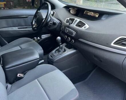 Сірий Рено Сценік, об'ємом двигуна 1.5 л та пробігом 197 тис. км за 8000 $, фото 5 на Automoto.ua