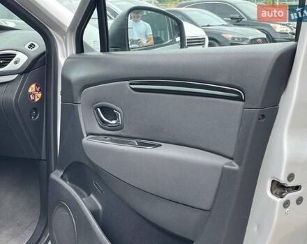 Серый Рено Сценик, объемом двигателя 1.5 л и пробегом 271 тыс. км за 8990 $, фото 10 на Automoto.ua
