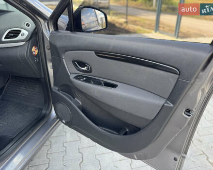 Серый Рено Сценик, объемом двигателя 1.5 л и пробегом 220 тыс. км за 7900 $, фото 23 на Automoto.ua