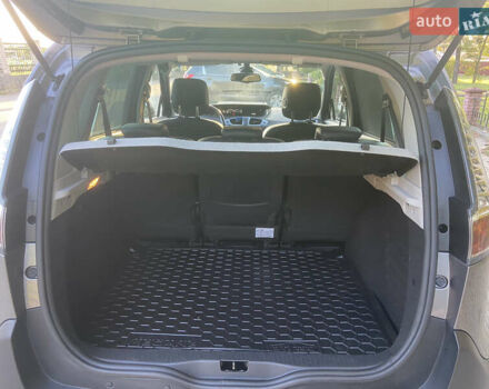 Серый Рено Сценик, объемом двигателя 1.5 л и пробегом 260 тыс. км за 11250 $, фото 8 на Automoto.ua