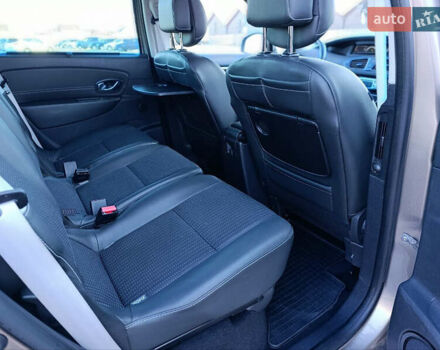 Сірий Рено Сценік, об'ємом двигуна 1.5 л та пробігом 237 тис. км за 8900 $, фото 26 на Automoto.ua