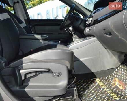 Серый Рено Сценик, объемом двигателя 1.6 л и пробегом 272 тыс. км за 7999 $, фото 34 на Automoto.ua