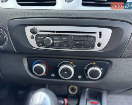 Серый Рено Сценик, объемом двигателя 1.5 л и пробегом 220 тыс. км за 7900 $, фото 21 на Automoto.ua