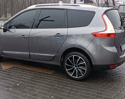 Серый Рено Сценик, объемом двигателя 1.46 л и пробегом 369 тыс. км за 10000 $, фото 3 на Automoto.ua