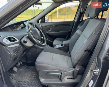 Серый Рено Сценик, объемом двигателя 1.5 л и пробегом 220 тыс. км за 7900 $, фото 27 на Automoto.ua