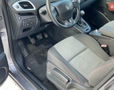 Сірий Рено Сценік, об'ємом двигуна 1.6 л та пробігом 160 тис. км за 9300 $, фото 1 на Automoto.ua