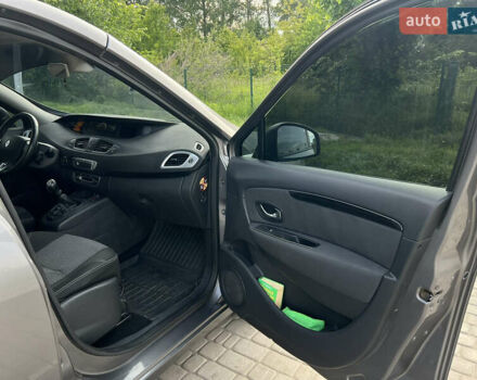Сірий Рено Сценік, об'ємом двигуна 1.46 л та пробігом 170 тис. км за 8800 $, фото 9 на Automoto.ua