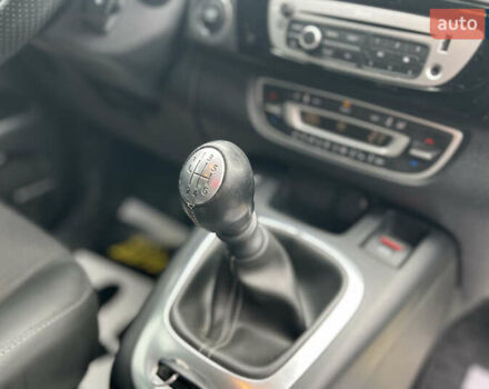 Сірий Рено Сценік, об'ємом двигуна 1.2 л та пробігом 157 тис. км за 8400 $, фото 23 на Automoto.ua