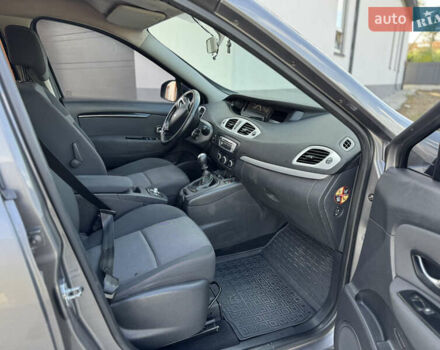 Серый Рено Сценик, объемом двигателя 1.5 л и пробегом 220 тыс. км за 7900 $, фото 18 на Automoto.ua