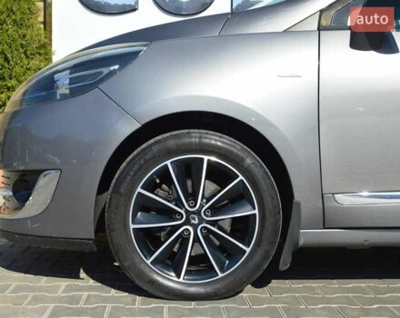 Серый Рено Сценик, объемом двигателя 1.6 л и пробегом 272 тыс. км за 7999 $, фото 6 на Automoto.ua