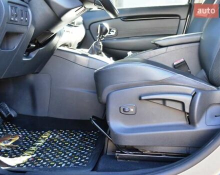 Серый Рено Сценик, объемом двигателя 1.6 л и пробегом 272 тыс. км за 7999 $, фото 18 на Automoto.ua