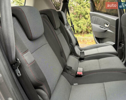 Серый Рено Сценик, объемом двигателя 1.5 л и пробегом 217 тыс. км за 7450 $, фото 37 на Automoto.ua