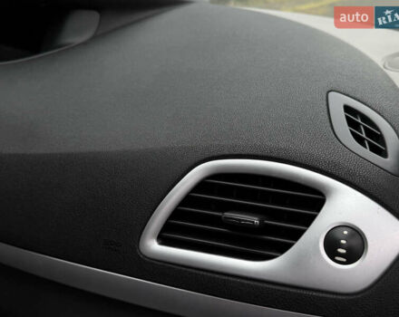 Серый Рено Сценик, объемом двигателя 1.5 л и пробегом 217 тыс. км за 7450 $, фото 30 на Automoto.ua