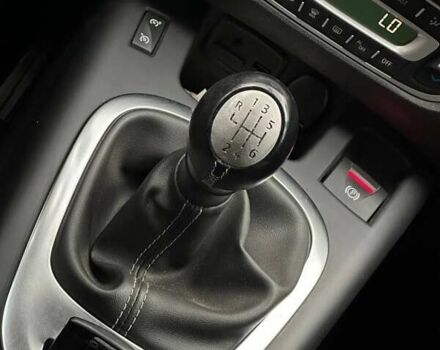 Серый Рено Сценик, объемом двигателя 1.5 л и пробегом 172 тыс. км за 10600 $, фото 11 на Automoto.ua