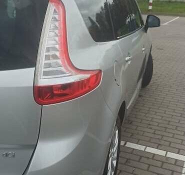 Рено Сценік 2014 у Дубно на Automoto.ua Сірий Рено Сценік, об'ємом двигуна 1.6 л та пробігом 264 тис. км за 8950 $, фото 9 на Automoto.ua