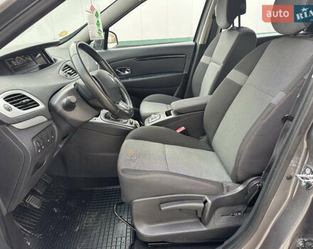 Сірий Рено Сценік, об'ємом двигуна 1.5 л та пробігом 181 тис. км за 9800 $, фото 31 на Automoto.ua