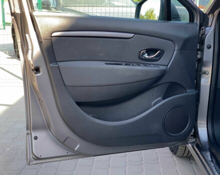 Рено Сценик 2015 в Бердичеве на Automoto.ua Серый Рено Сценик, объемом двигателя 1.5 л и пробегом 264 тыс. км за 9299 $, фото 6 на Automoto.ua