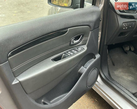 Серый Рено Сценик, объемом двигателя 1.46 л и пробегом 213 тыс. км за 9299 $, фото 23 на Automoto.ua