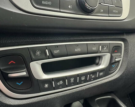 Сірий Рено Сценік, об'ємом двигуна 1.5 л та пробігом 150 тис. км за 10350 $, фото 22 на Automoto.ua