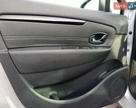 Сірий Рено Сценік, об'ємом двигуна 1.5 л та пробігом 196 тис. км за 9999 $, фото 17 на Automoto.ua