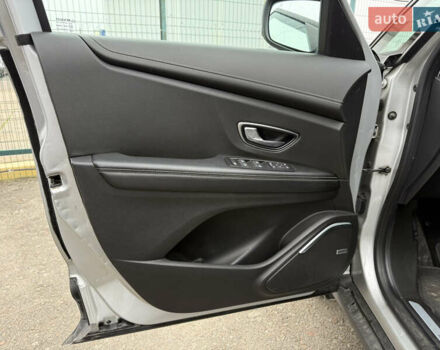 Сірий Рено Сценік, об'ємом двигуна 1.6 л та пробігом 227 тис. км за 16490 $, фото 13 на Automoto.ua