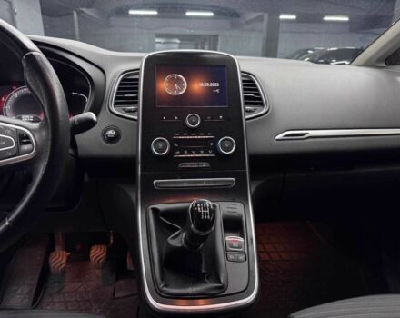 Серый Рено Сценик, объемом двигателя 1.5 л и пробегом 207 тыс. км за 13200 $, фото 9 на Automoto.ua