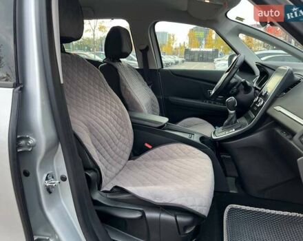 Рено Сценик 2017 в Киеве на Automoto.ua Серый Рено Сценик, объемом двигателя 1.46 л и пробегом 120 тыс. км за 15490 $, фото 13 на Automoto.ua