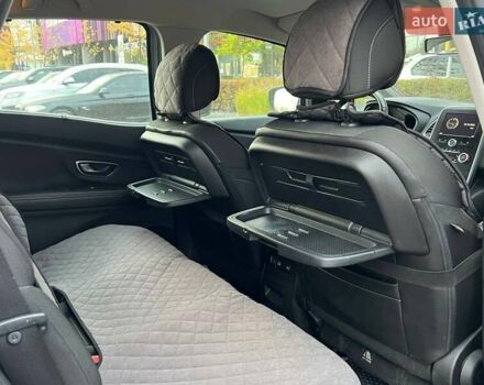 Рено Сценик 2017 в Киеве на Automoto.ua Серый Рено Сценик, объемом двигателя 1.46 л и пробегом 120 тыс. км за 15490 $, фото 12 на Automoto.ua