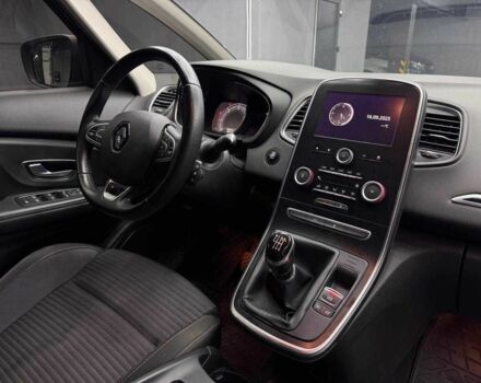 Серый Рено Сценик, объемом двигателя 1.5 л и пробегом 207 тыс. км за 13200 $, фото 14 на Automoto.ua