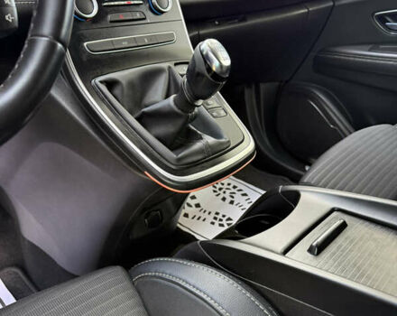 Серый Рено Сценик, объемом двигателя 1.6 л и пробегом 199 тыс. км за 14400 $, фото 34 на Automoto.ua