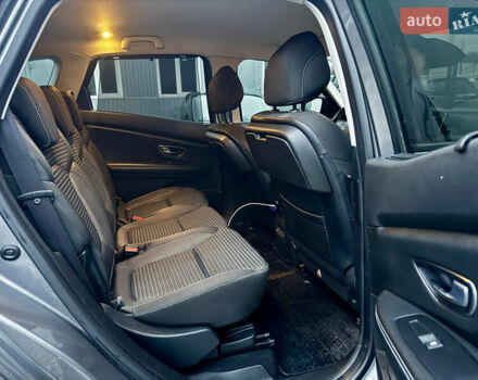 Серый Рено Сценик, объемом двигателя 1.46 л и пробегом 208 тыс. км за 12300 $, фото 13 на Automoto.ua