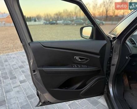 Серый Рено Сценик, объемом двигателя 1.46 л и пробегом 238 тыс. км за 16499 $, фото 15 на Automoto.ua