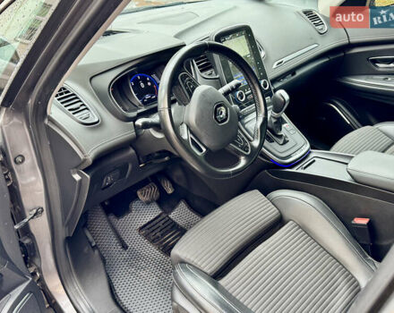 Рено Сценик 2018 в Киеве на Automoto.ua Серый Рено Сценик, объемом двигателя 1.6 л и пробегом 187 тыс. км за 18900 $, фото 12 на Automoto.ua