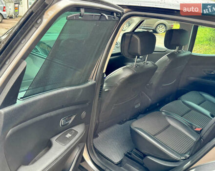 Сірий Рено Сценік, об'ємом двигуна 1.6 л та пробігом 187 тис. км за 17000 $, фото 18 на Automoto.ua