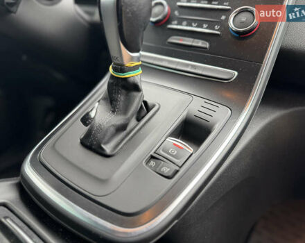 Рено Сценик 2019 в Житомире на Automoto.ua Серый Рено Сценик, объемом двигателя 1.75 л и пробегом 223 тыс. км за 14900 $, фото 13 на Automoto.ua