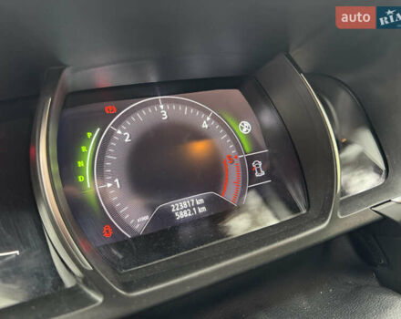 Рено Сценик 2019 в Житомире на Automoto.ua Серый Рено Сценик, объемом двигателя 1.75 л и пробегом 223 тыс. км за 14900 $, фото 17 на Automoto.ua