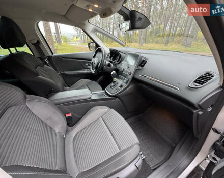Рено Сценик 2019 в Житомире на Automoto.ua Серый Рено Сценик, объемом двигателя 1.75 л и пробегом 223 тыс. км за 14900 $, фото 11 на Automoto.ua